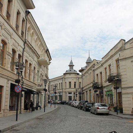 Guesthouse Medea On Pushkini 4 Kutaisi Bagian luar foto