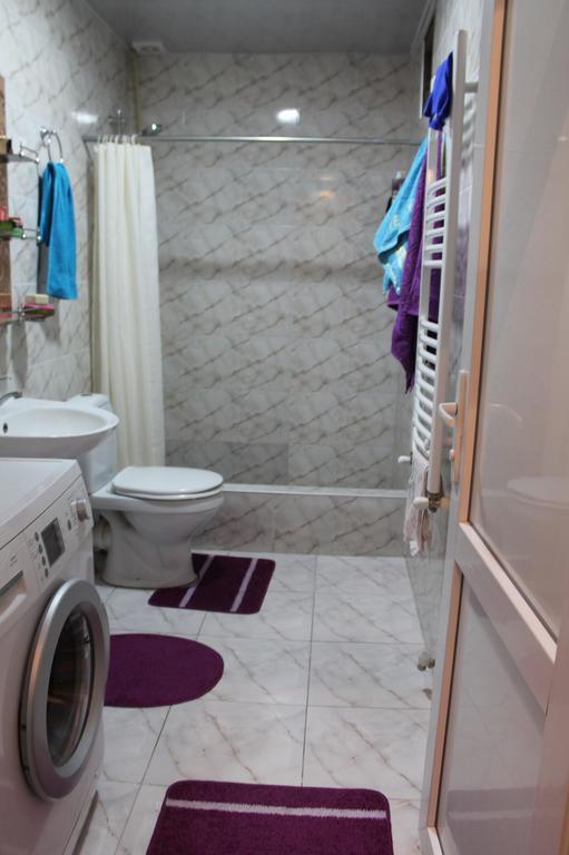 Guesthouse Medea On Pushkini 4 Kutaisi Bagian luar foto