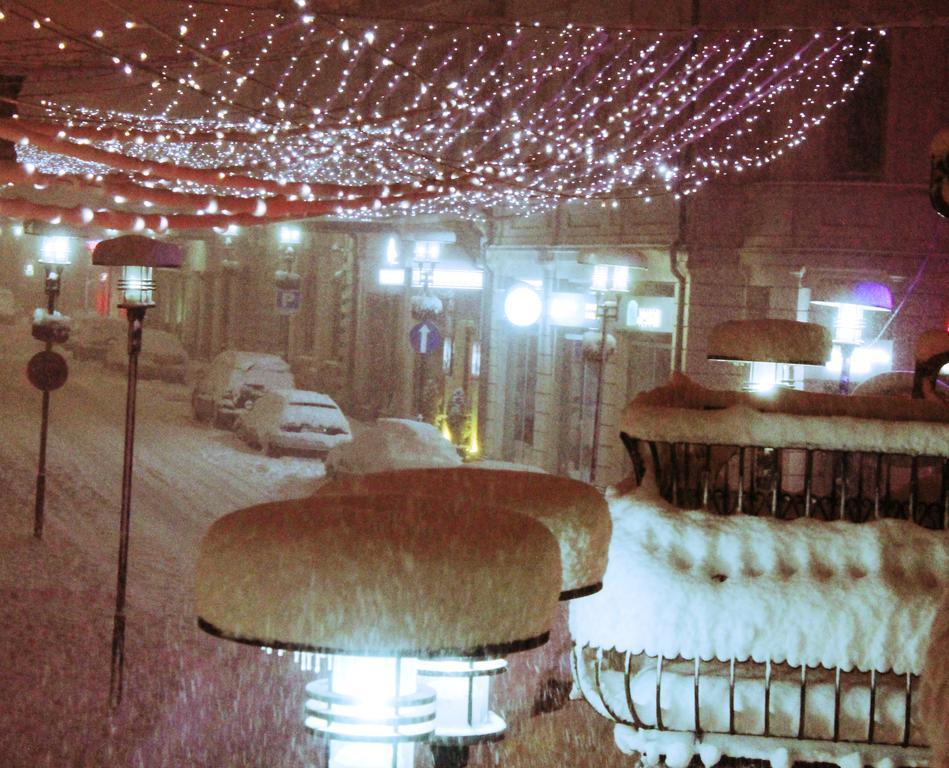 Guesthouse Medea On Pushkini 4 Kutaisi Bagian luar foto