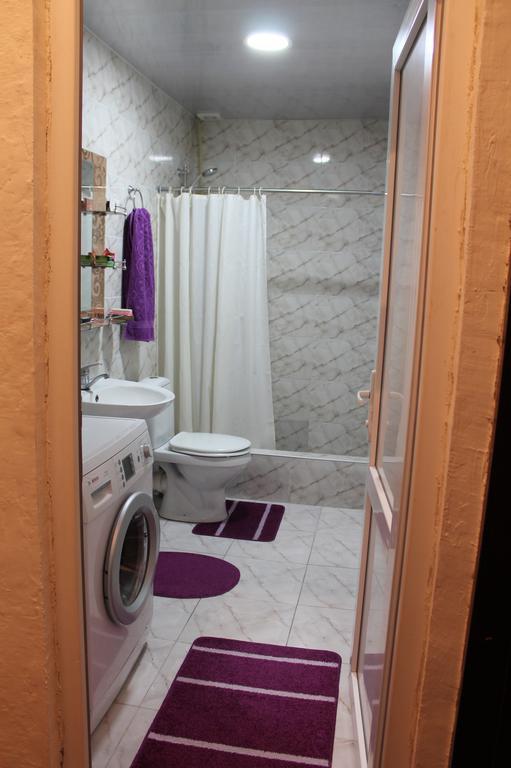 Guesthouse Medea On Pushkini 4 Kutaisi Bagian luar foto